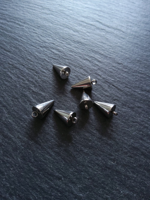4 or 20 Stainless Steel Cone Spike Charms Solid Smooth 14x7mm