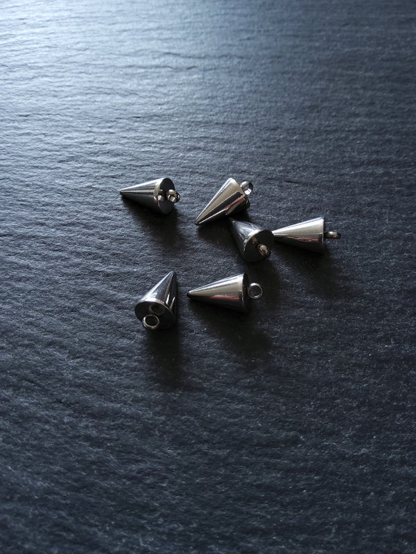 4 or 20 Stainless Steel Cone Spike Charms Solid Smooth 14x7mm