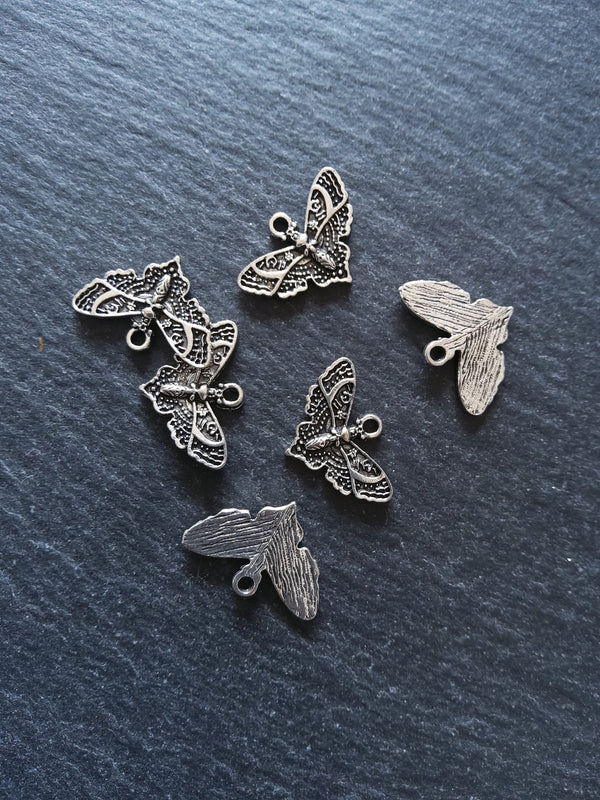 4 or 20 Moth Charms Antique Silver Alloy 20x13.5mm - ContentedCatz