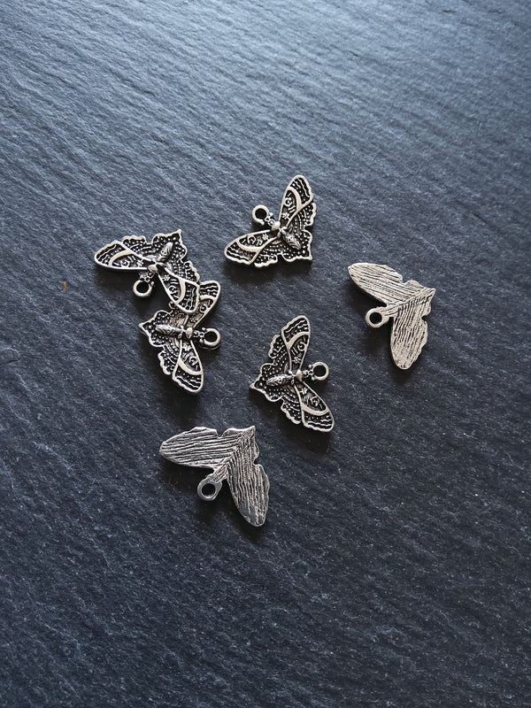 4 or 20 Moth Charms Antique Silver Alloy 20x13.5mm - ContentedCatz