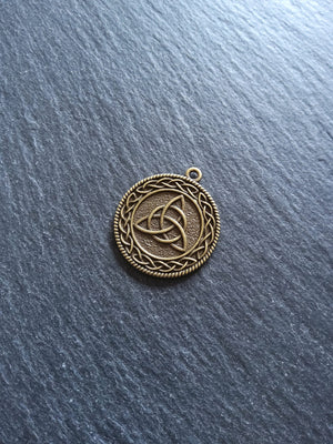 4 or 20 Celtic Style Triquetra Pendant Antique Bronze Double Sided 32x28mm