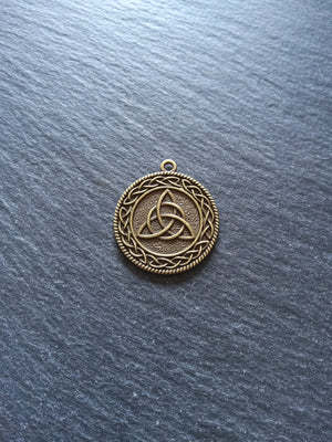 4 or 20 Celtic Style Triquetra Pendant Antique Bronze Double Sided 32x28mm