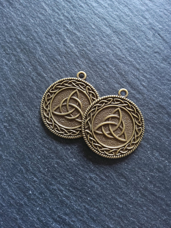 4 or 20 Celtic Style Triquetra Pendant Antique Bronze Double Sided 32x28mm