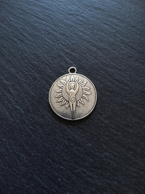 1 or 5 Round Antique Silver Tone Spiral Goddess Sun Pendant 35x30mm