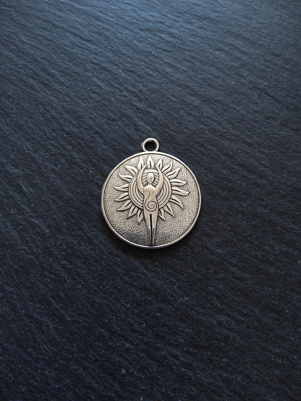 1 or 5 Round Antique Silver Tone Spiral Goddess Sun Pendant 35x30mm