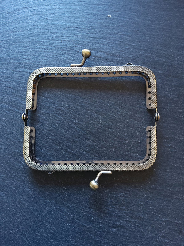 Antique Bronze 10.5cm Patterned Purse or Bag Frame Metal Kiss Clasp Rectangle