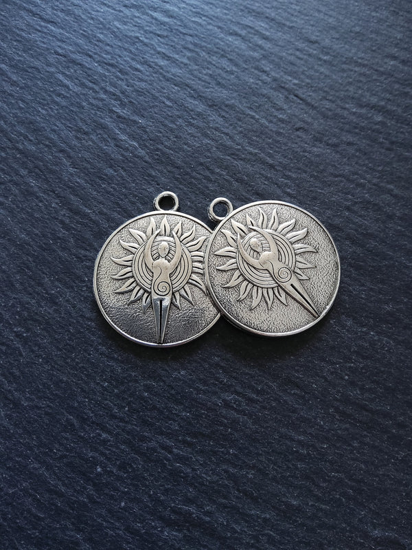 1 or 5 Round Antique Silver Tone Spiral Goddess Sun Pendant 35x30mm