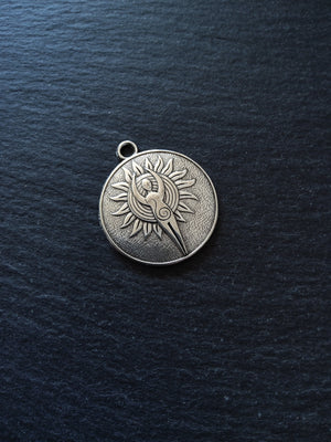 1 or 5 Round Antique Silver Tone Spiral Goddess Sun Pendant 35x30mm