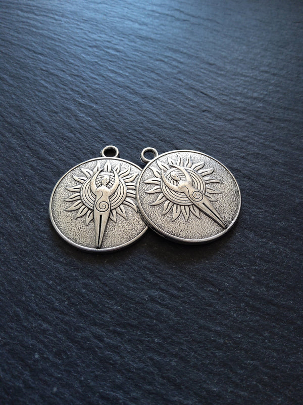 1 or 5 Round Antique Silver Tone Spiral Goddess Sun Pendant 35x30mm