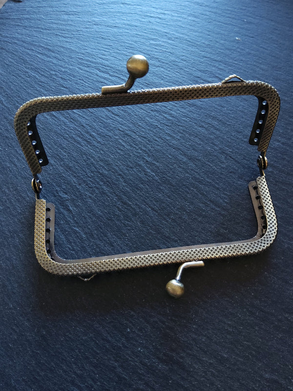 Antique Bronze 10.5cm Patterned Purse or Bag Frame Metal Kiss Clasp Rectangle