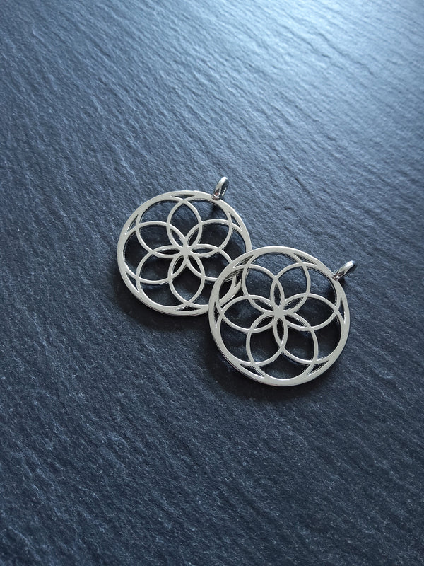 4 or 20 Seed of Life Pendants Antique Silver Tone Round 35x30mm