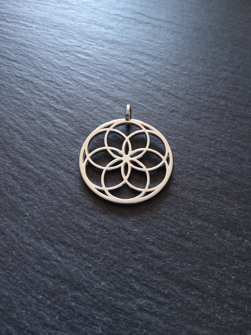 4 or 20 Seed of Life Pendants Antique Silver Tone Round 35x30mm