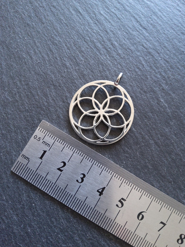 4 or 20 Seed of Life Pendants Antique Silver Tone Round 35x30mm