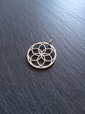 4 or 20 Seed of Life Pendants Antique Silver Tone Round 35x30mm