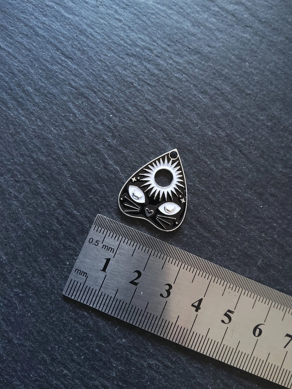 4 or 20 Silver Tone Ouija Cat Sun Planchette Charms with Black & White Enamel 26x22mm - ContentedCatz