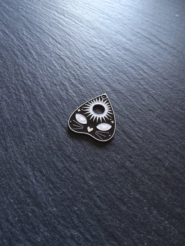 4 or 20 Silver Tone Ouija Cat Sun Planchette Charms with Black & White Enamel 26x22mm - ContentedCatz