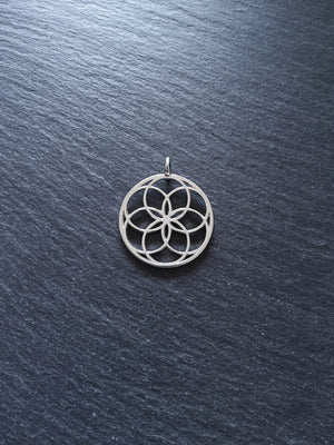 4 or 20 Seed of Life Pendants Antique Silver Tone Round 35x30mm