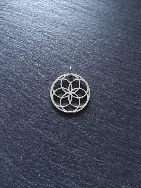 4 or 20 Seed of Life Pendants Antique Silver Tone Round 35x30mm