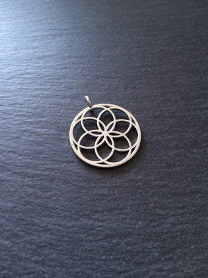 4 or 20 Seed of Life Pendants Antique Silver Tone Round 35x30mm