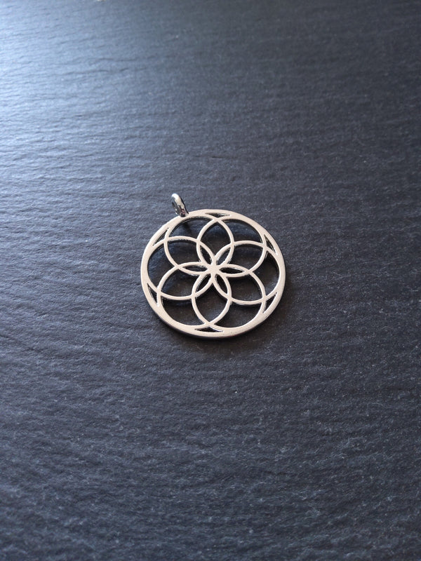 4 or 20 Seed of Life Pendants Antique Silver Tone Round 35x30mm