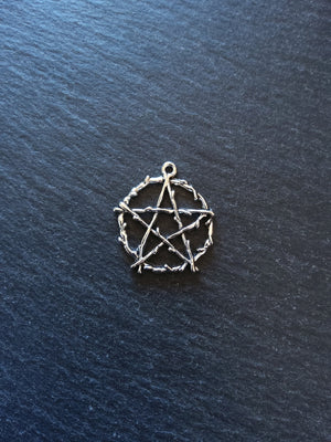 8 or 40 Rustic Pentagram Pendants Antique Silver Tone Alloy 28x26mm