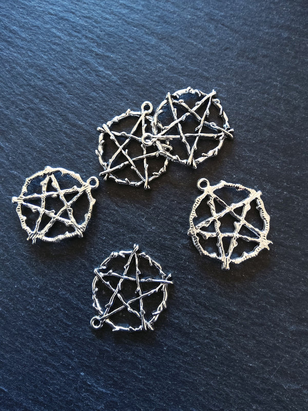 8 or 40 Rustic Pentagram Pendants Antique Silver Tone Alloy 28x26mm