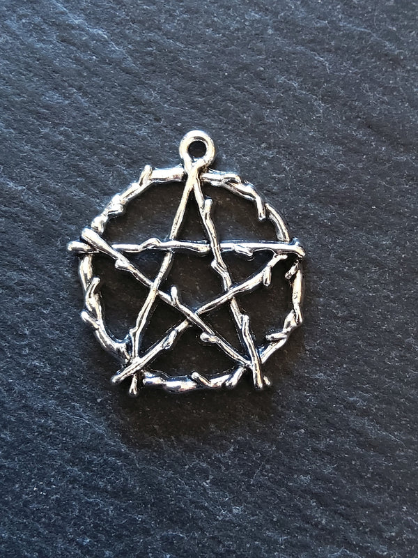 8 or 40 Rustic Pentagram Pendants Antique Silver Tone Alloy 28x26mm