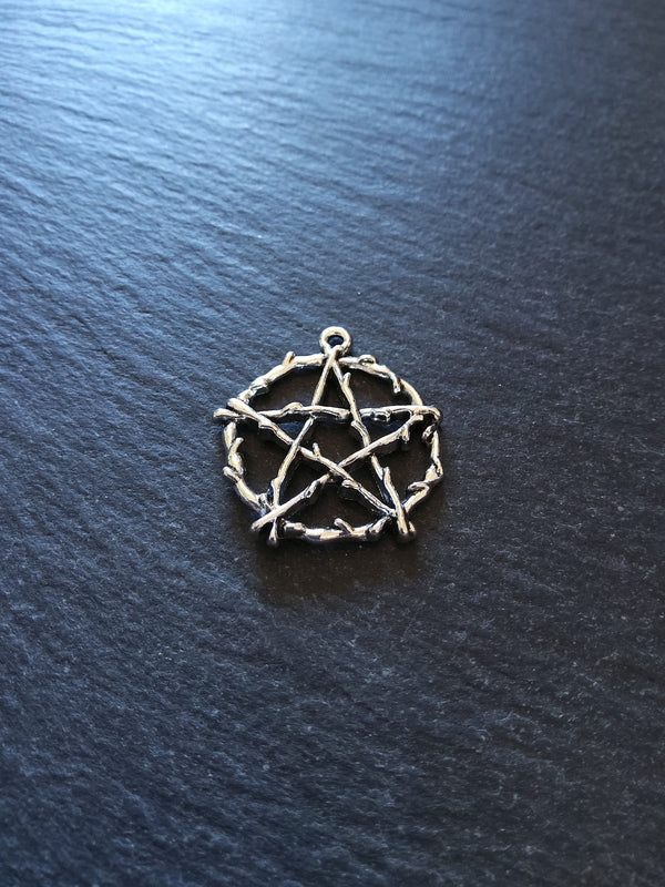 8 or 40 Rustic Pentagram Pendants Antique Silver Tone Alloy 28x26mm