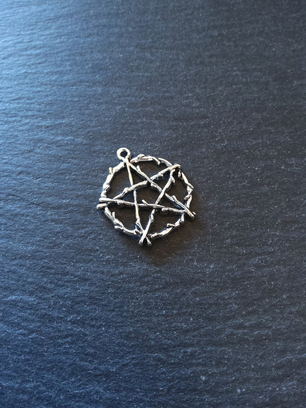 8 or 40 Rustic Pentagram Pendants Antique Silver Tone Alloy 28x26mm