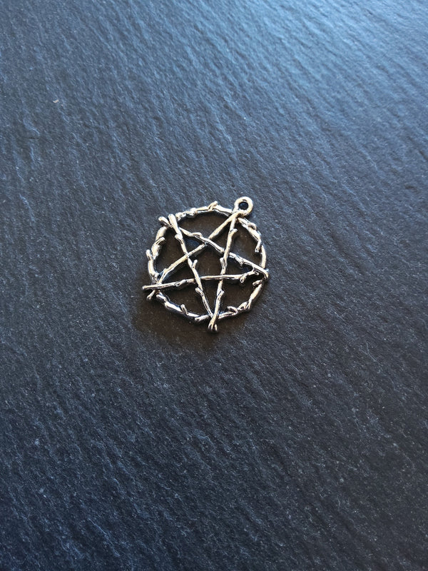 8 or 40 Rustic Pentagram Pendants Antique Silver Tone Alloy 28x26mm
