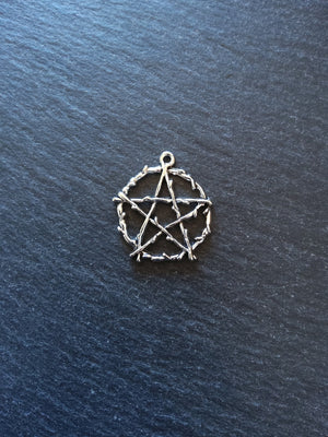 8 or 40 Rustic Pentagram Pendants Antique Silver Tone Alloy 28x26mm