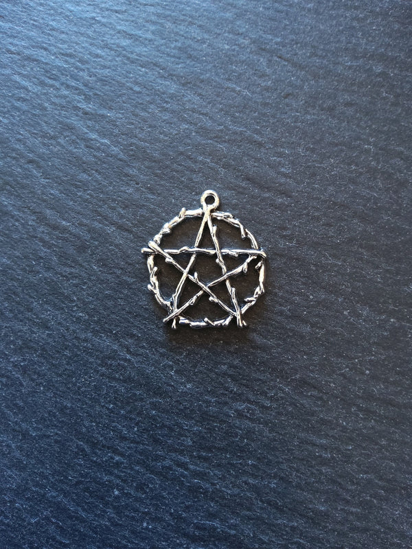 8 or 40 Rustic Pentagram Pendants Antique Silver Tone Alloy 28x26mm
