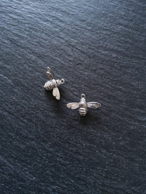 Lovely Little Real Platinum Plated Bee Charms 11x17x4mm Nickel FREE