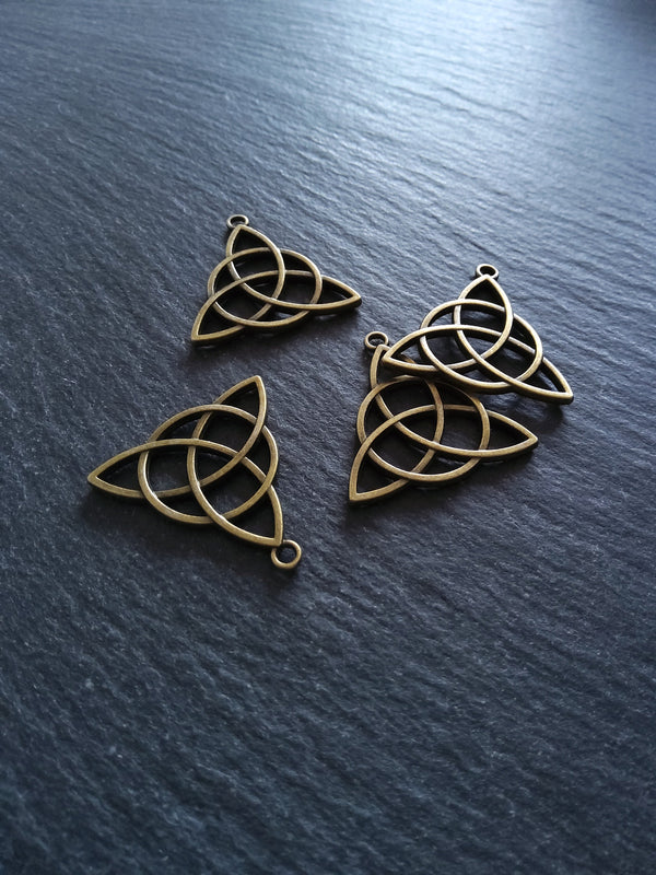 6 or 30 Large Triquetra Celtic Knot Pendants Antique Bronze Tone Alloy 30x29x2mm Nickel FREE - ContentedCatz