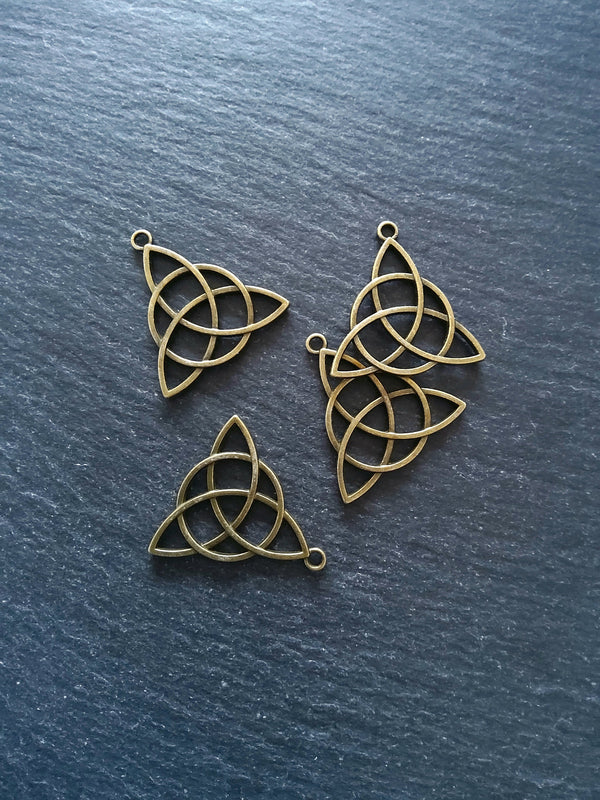 6 or 30 Large Triquetra Celtic Knot Pendants Antique Bronze Tone Alloy 30x29x2mm Nickel FREE - ContentedCatz