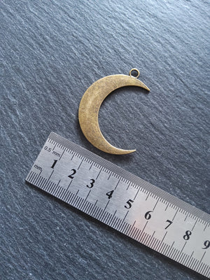 2 or 10 Antique Bronze Tone Crescent Moon Pendants 43x32x2mm - ContentedCatz