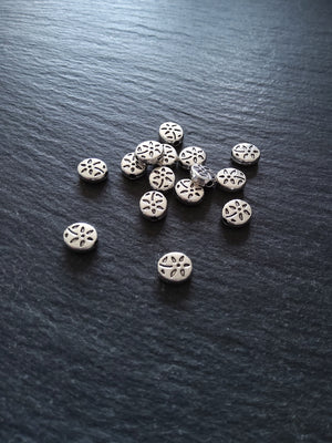 20 or 100 Antique Silver Tone Flattened 7mm Oval Shaped Flower Patterned Beads 7x7x3mm