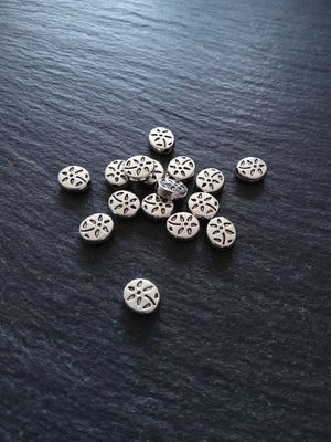 20 or 100 Antique Silver Tone Flattened 7mm Oval Shaped Flower Patterned Beads 7x7x3mm