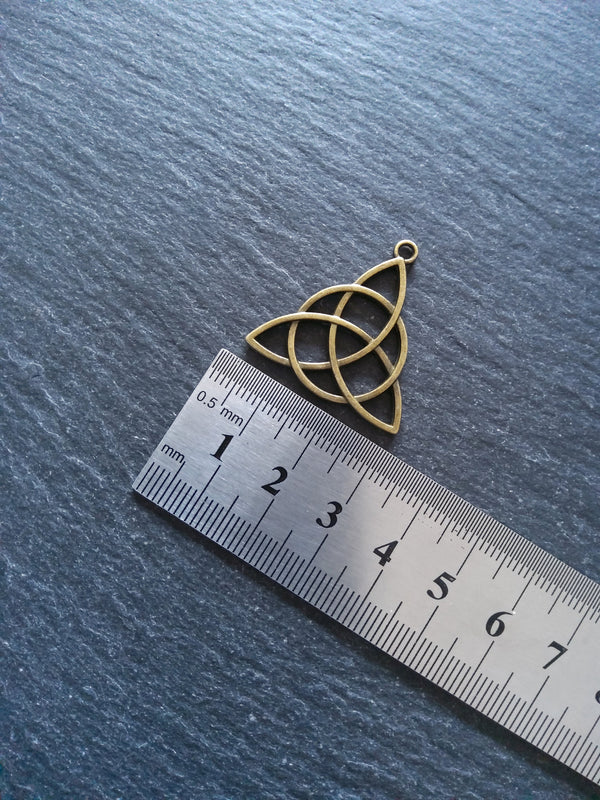 6 or 30 Large Triquetra Celtic Knot Pendants Antique Bronze Tone Alloy 30x29x2mm Nickel FREE - ContentedCatz