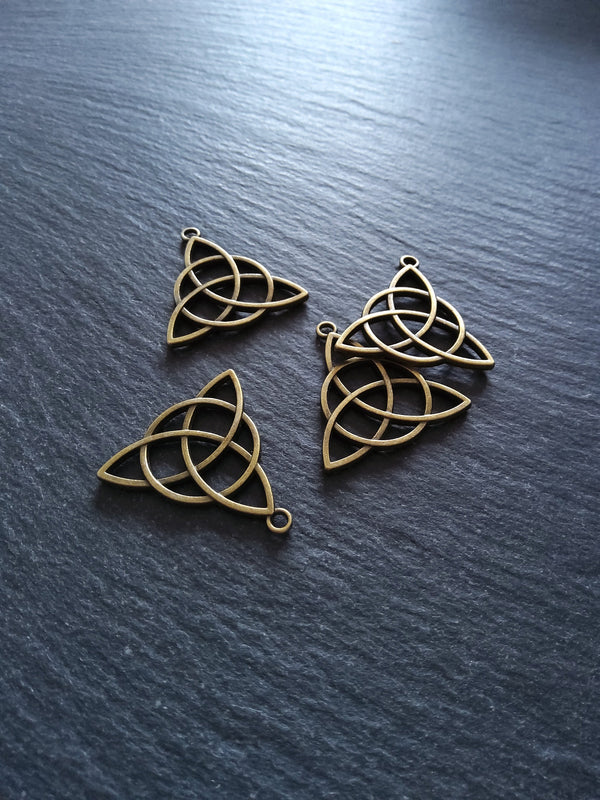 6 or 30 Large Triquetra Celtic Knot Pendants Antique Bronze Tone Alloy 30x29x2mm Nickel FREE - ContentedCatz