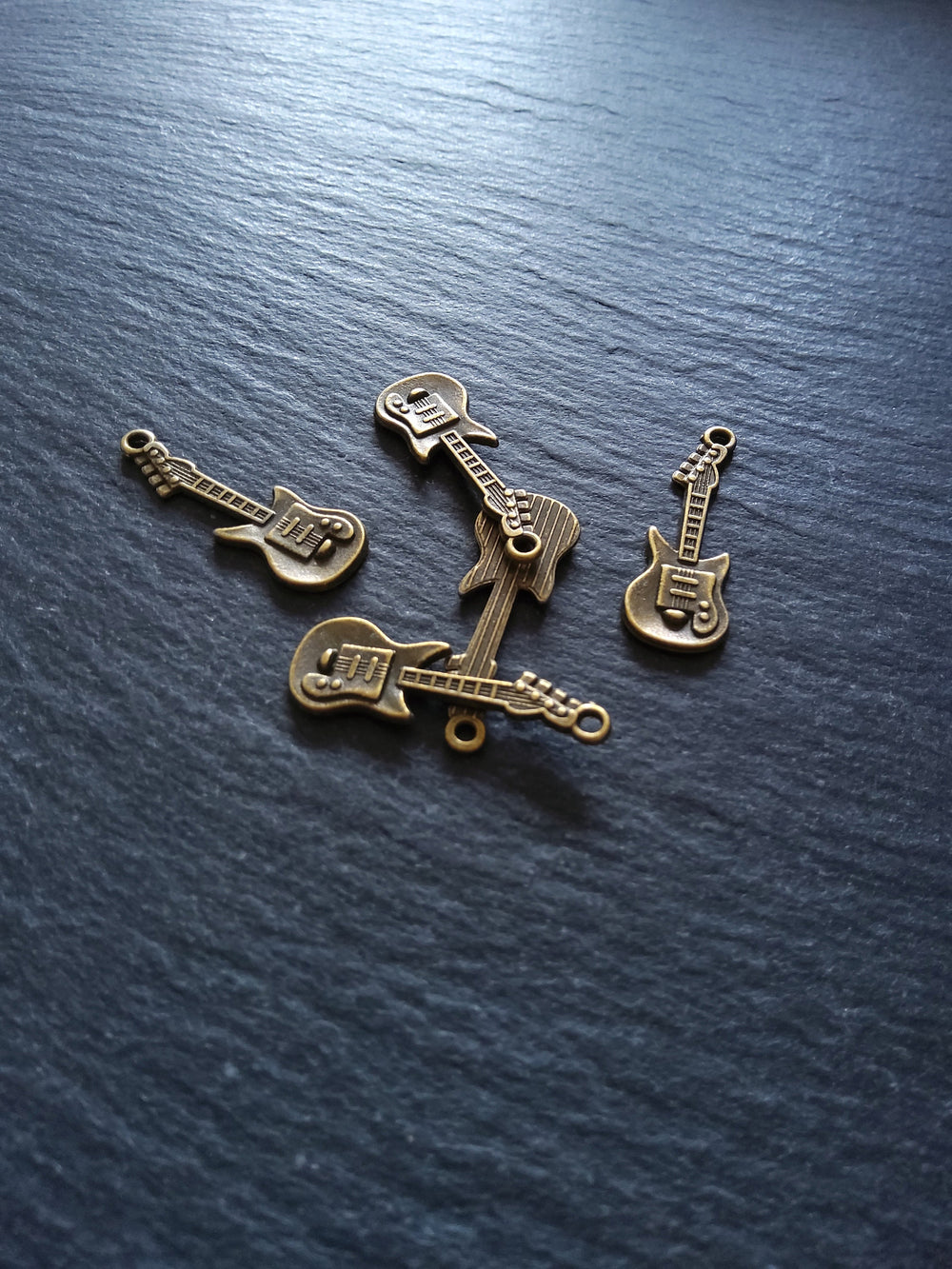 6 or 30 Large Triquetra Celtic Knot Pendants Antique Bronze Tone Alloy 30x29x2mm Nickel FREE - ContentedCatz