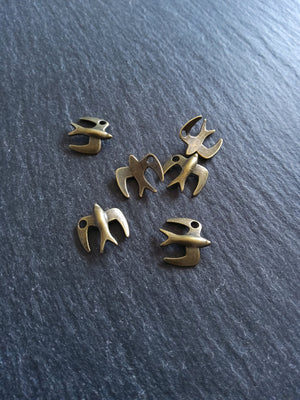 10 or 50 Antique Bronze Tone Flying Bird Charms 13x12x2mm Nickel FREE