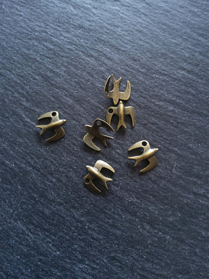 10 or 50 Antique Bronze Tone Flying Bird Charms 13x12x2mm Nickel FREE