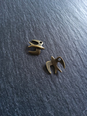 10 or 50 Antique Bronze Tone Flying Bird Charms 13x12x2mm Nickel FREE