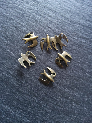 10 or 50 Antique Bronze Tone Flying Bird Charms 13x12x2mm Nickel FREE