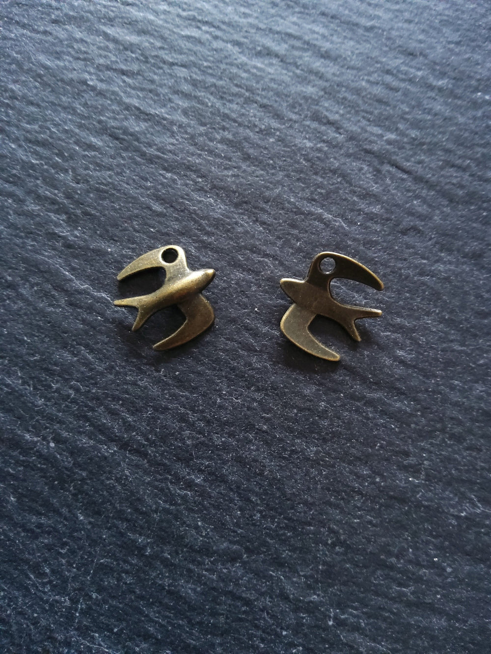 10 or 50 Antique Bronze Tone Flying Bird Charms 13x12x2mm Nickel FREE