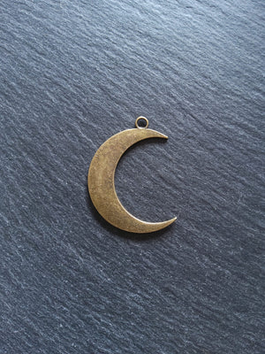 2 or 10 Antique Bronze Tone Crescent Moon Pendants 43x32x2mm - ContentedCatz