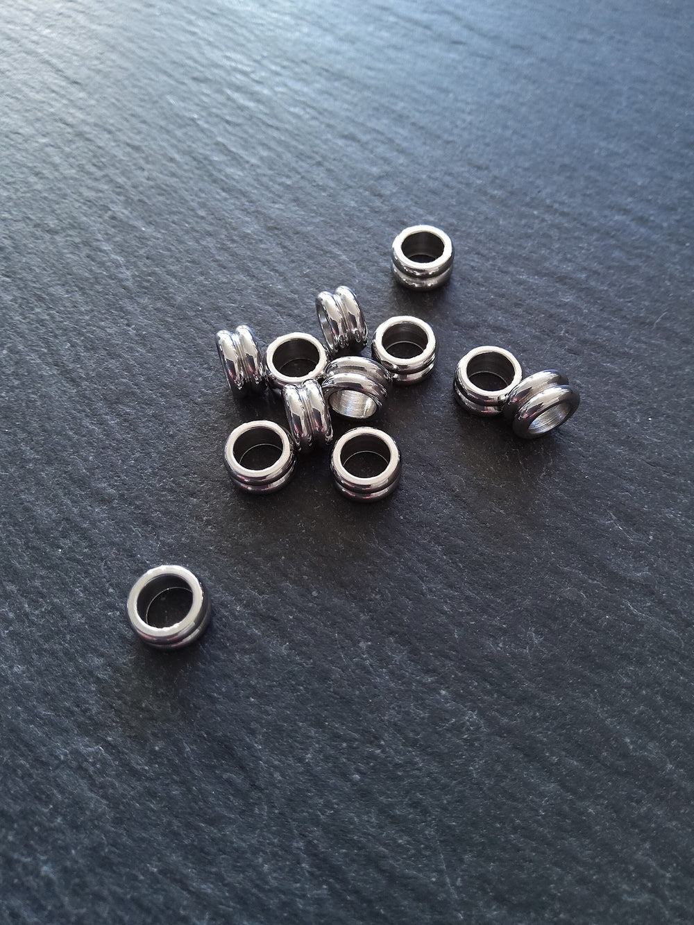 10 or 50 Stainless Steel 8mm Solid Round Macaron Spacer Beads 8x4mm. Hole: 5mm