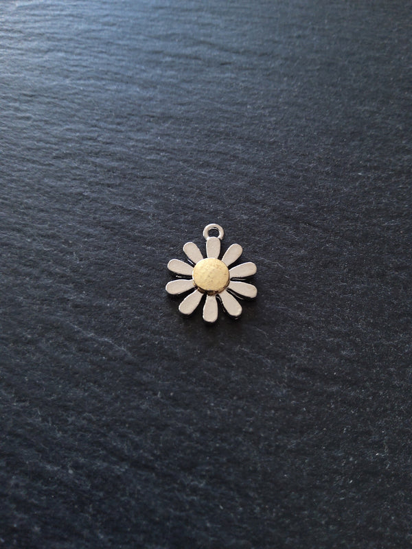 2 or 10 Daisy Flower Charms Silver & Gold 18x15mm