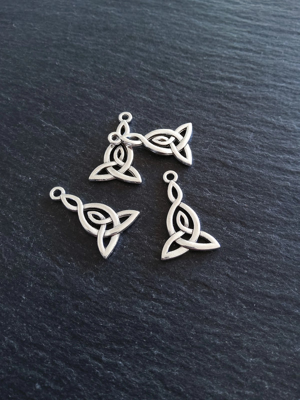 6 or 30 Triangular Triquetra Celtic Knot Drop Charms Antique Silver Tone 25x15mm - ContentedCatz